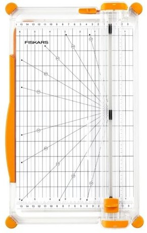 Řezačka papíru A4 fiskars/10l šir. základna